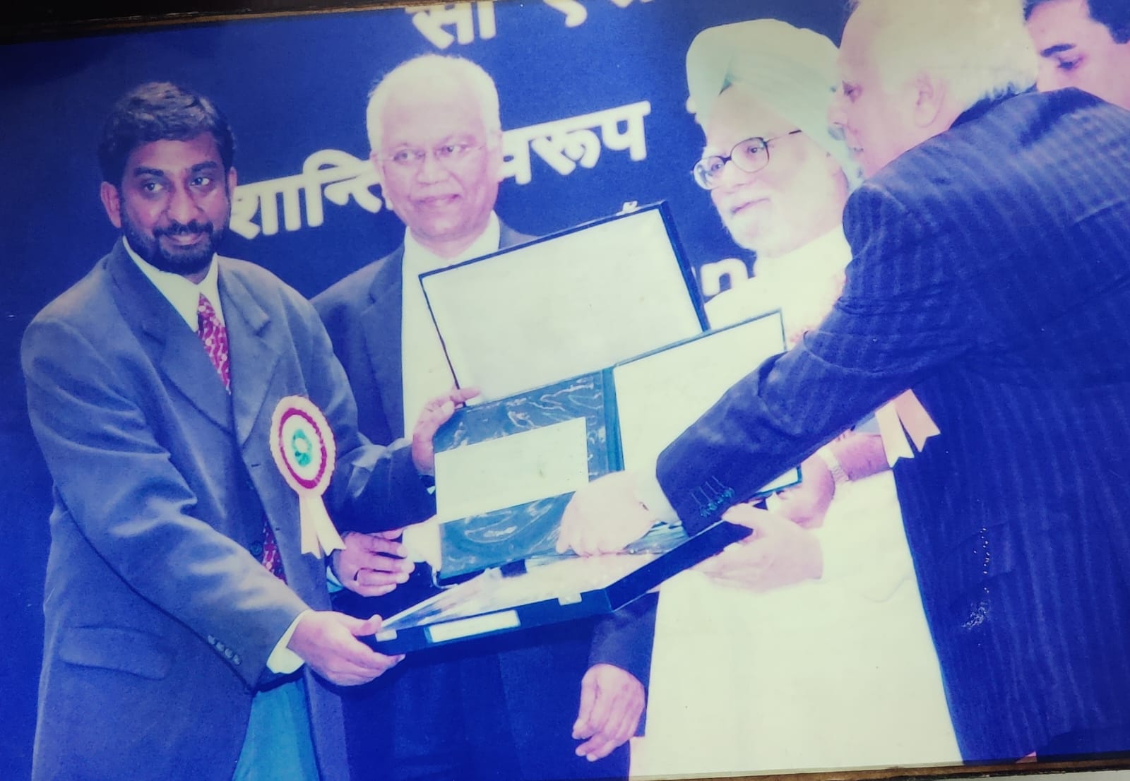 with PM Manmohan Singh -Receiving Shanti Swaroop Bhatanagar Award